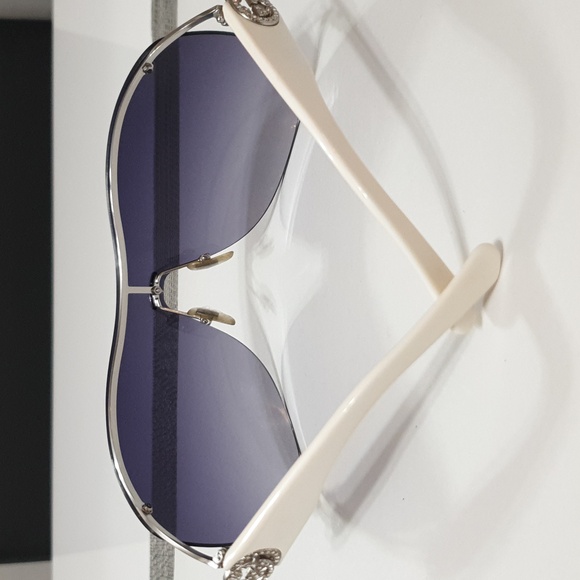 Authentic Gucci sunglasses - Picture 4 of 11